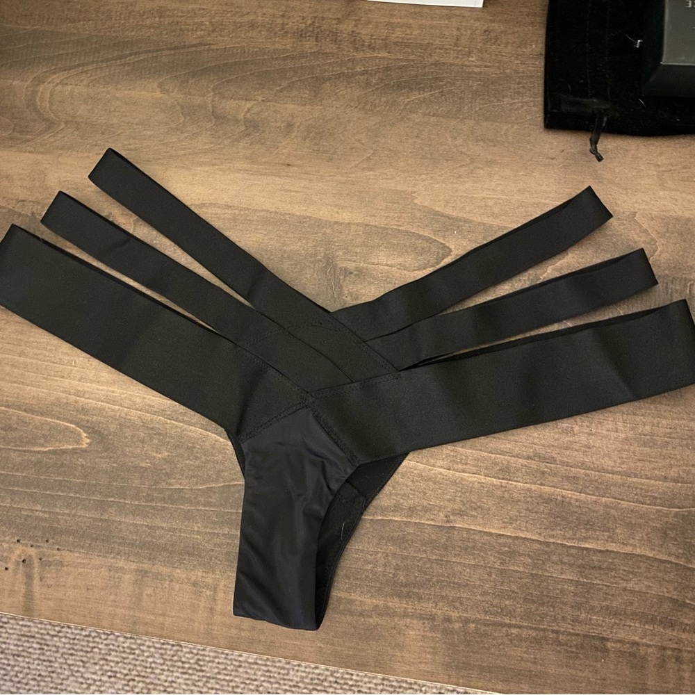 Victoria’s Secret strappy black lingerie thong, size L, NWT